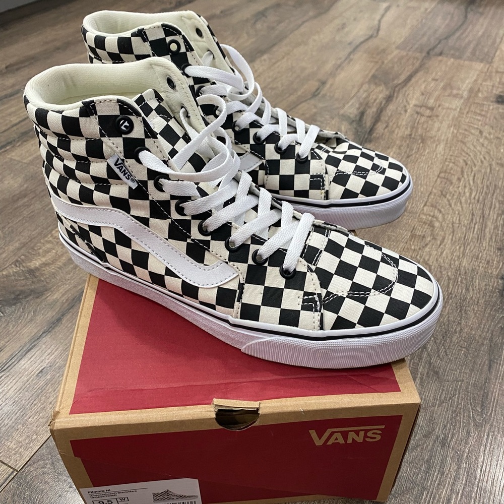Filmore HI Checkerboard Vans Women’s 9.5
